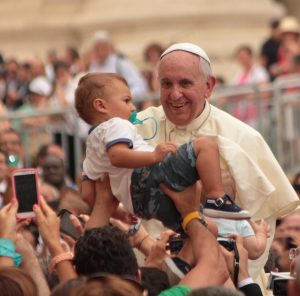 blessing of children Pape Francois
